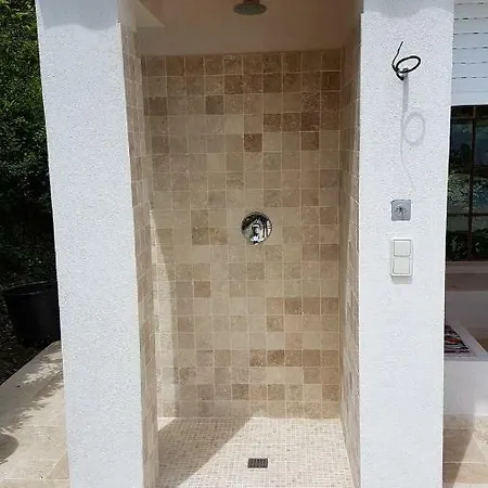 Semesterbostad Lou Roucaou